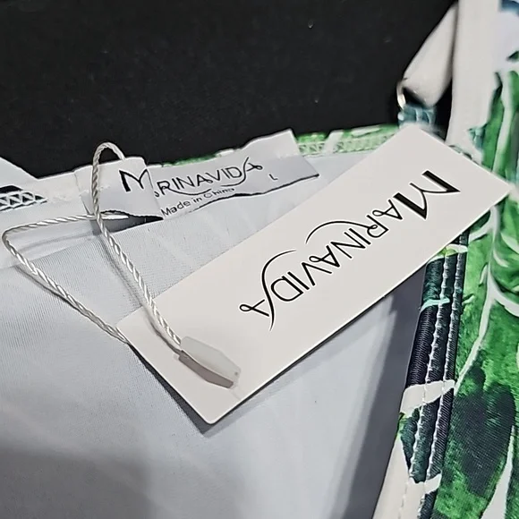 Nwt super cute bathing suit top - Picture 3 of 4